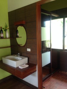 07 - Casitas Family Suite - Bathroom